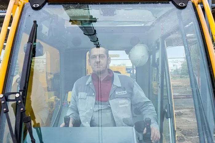 levage-poutre-acier-grue-mobile.jpg